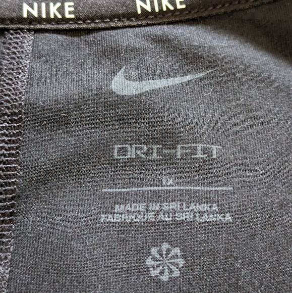 Cropped Nike Tee - Picture 3 of 3